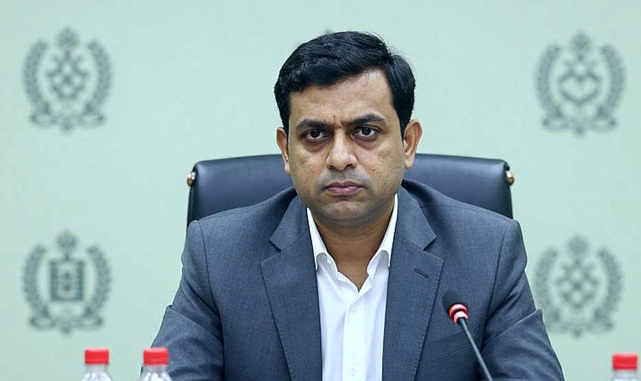 খালি তথ্যপাতার পাঠ: ক্রিকেট ট্রান্সফার গুজব, নাল-সিগন্যাল ও অপরিবর্তনীয় লেজার