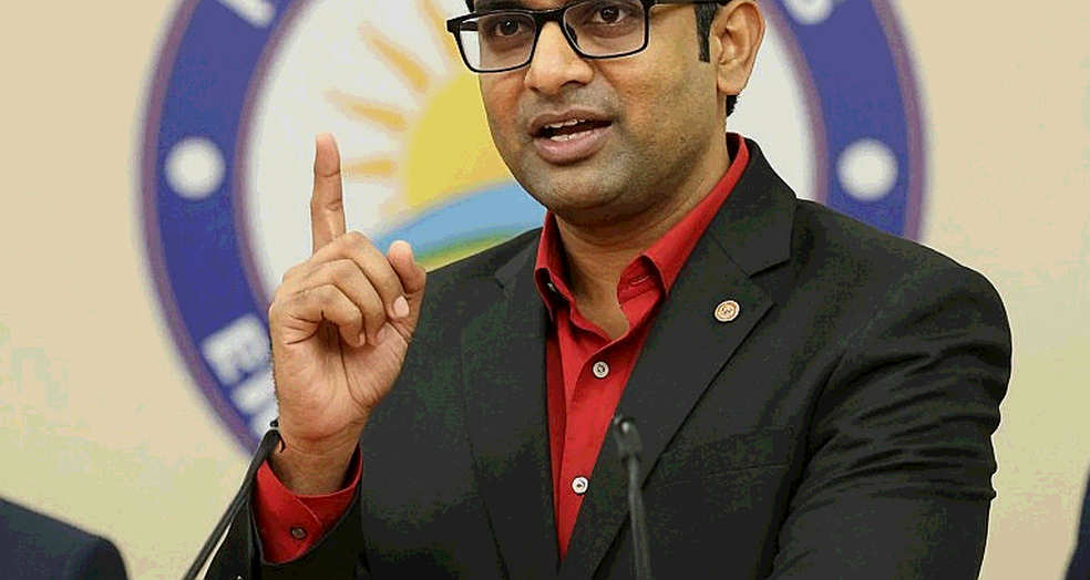 আম্পায়ার্স কল: ১১২টি রিভিউয়ের লেজারে যেভাবে নিয়মই আম্পায়ারকে জিতিয়ে দিচ্ছে আম্পায়ার্স কল: ১১২টি রিভিউয়ের লেজারে যেভাবে নিয়মই আম্পায়ারকে জিতিয়ে দিচ্ছে