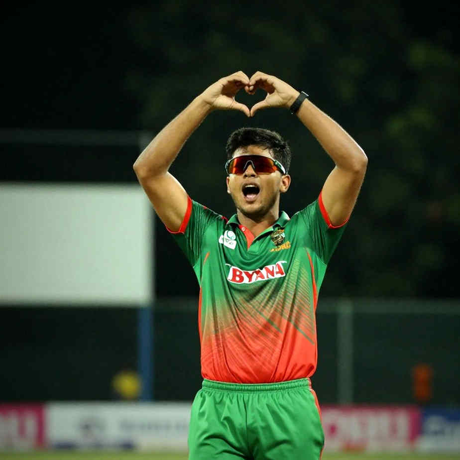 লাঞ্চটাইম ফাইনাল: লিটনের ১২১, দুবাইয়ের শেষ বল আর ক্যামেরার বাইরের দর্শক লাঞ্চটাইম ফাইনাল: লিটনের ১২১, দুবাইয়ের শেষ বল আর ক্যামেরার বাইরের দর্শক