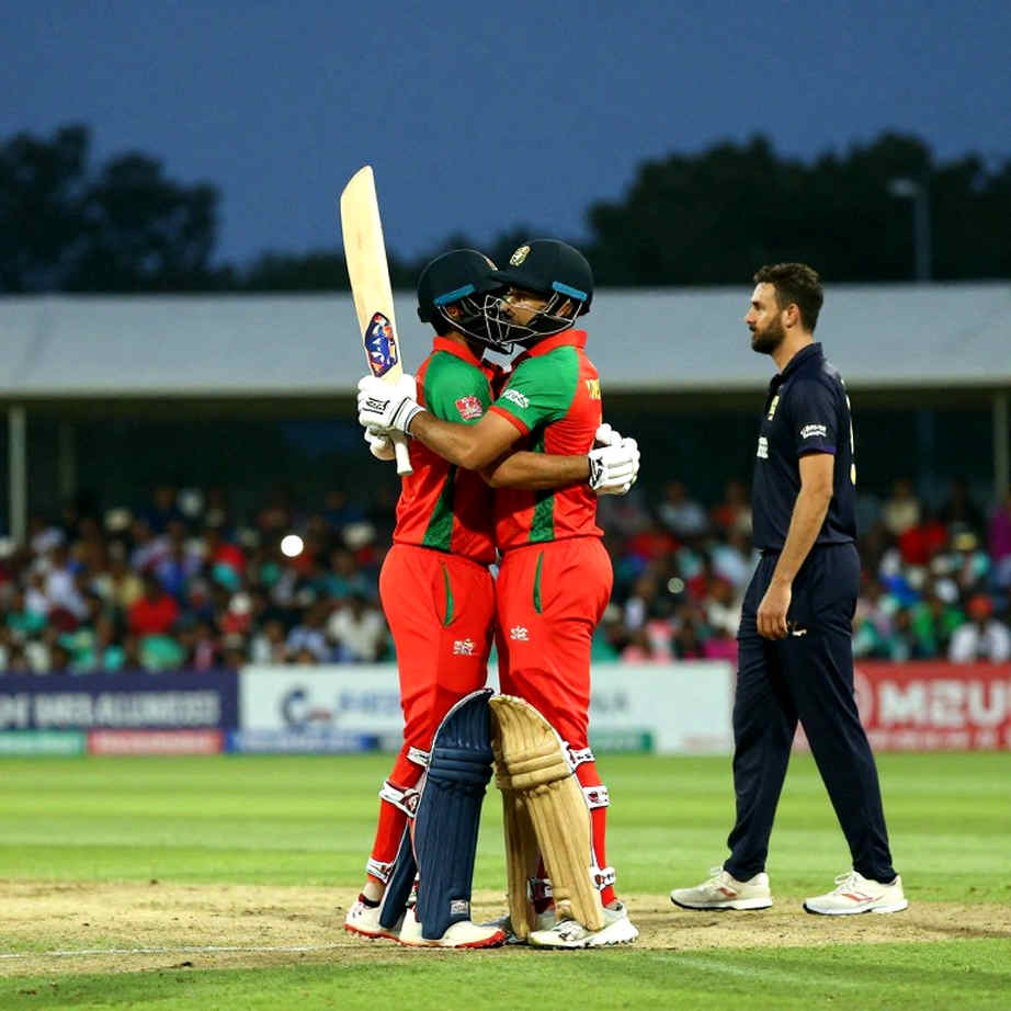 শারজায় ২১/২: যে পাঁচ ওভার ব্যাখ্যা করে দিল বাংলাদেশের সমীকরণ আসলে কোথায় ভাঙে