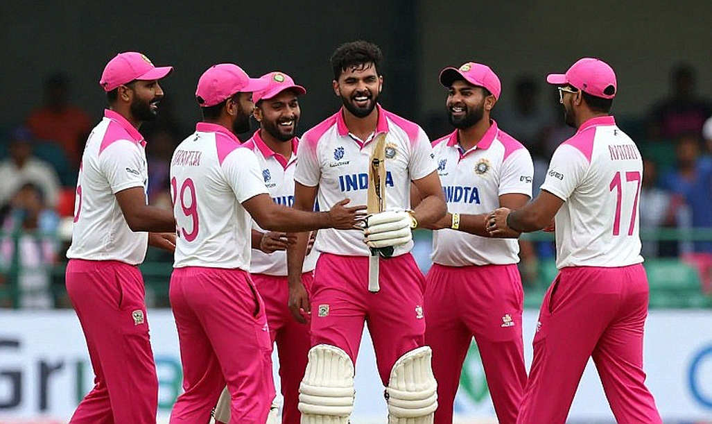 খুলনার মেয়েরা: একটা ডট বল, একটা বাসভাড়া, আর প্রথম ইনিংসের হিসাব খুলনার মেয়েরা: একটা ডট বল, একটা বাসভাড়া, আর প্রথম ইনিংসের হিসাব