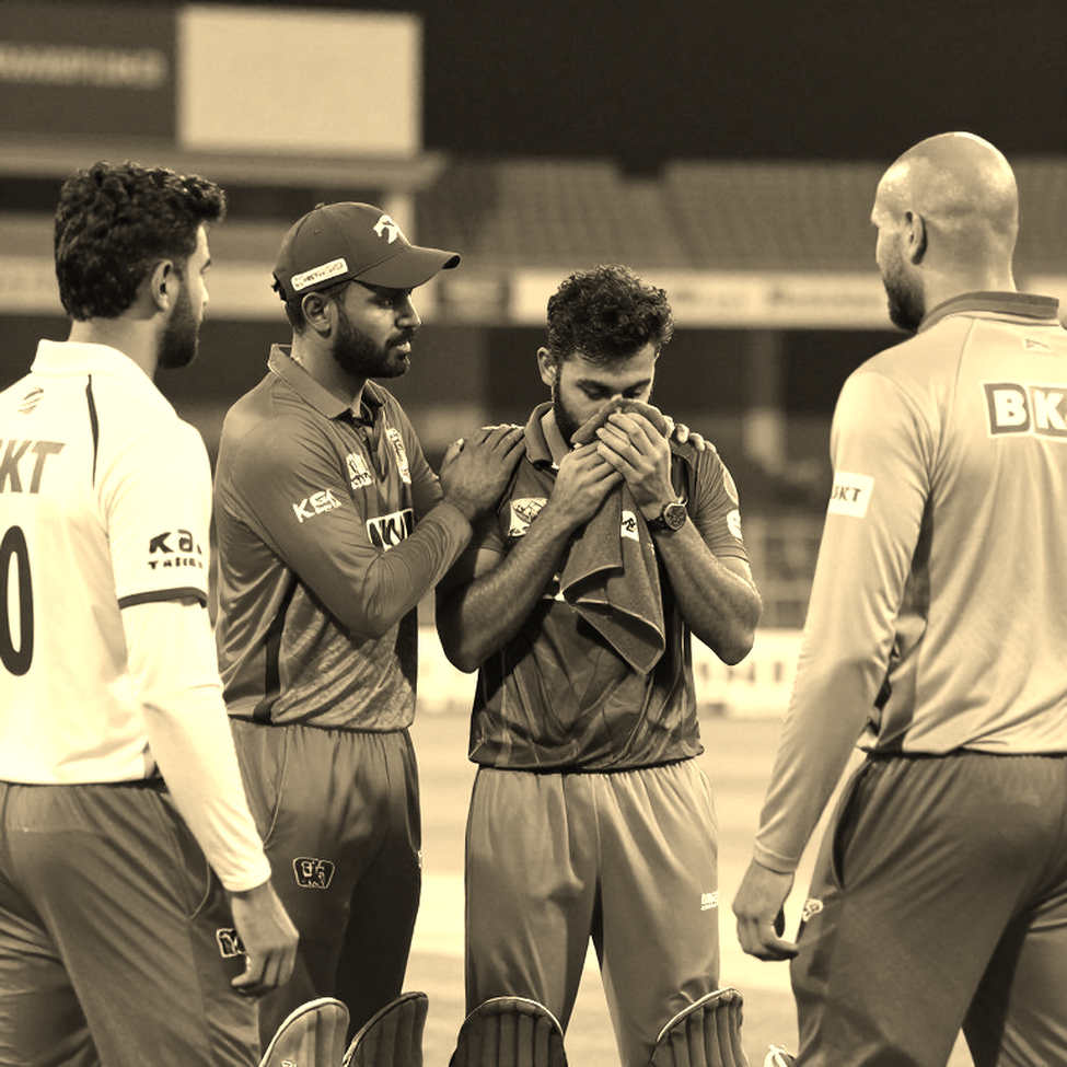 দড়ির কাছে পা: টুর্নামেন্ট ক্রিকেটের আসল দাম কে ঠিক করে?