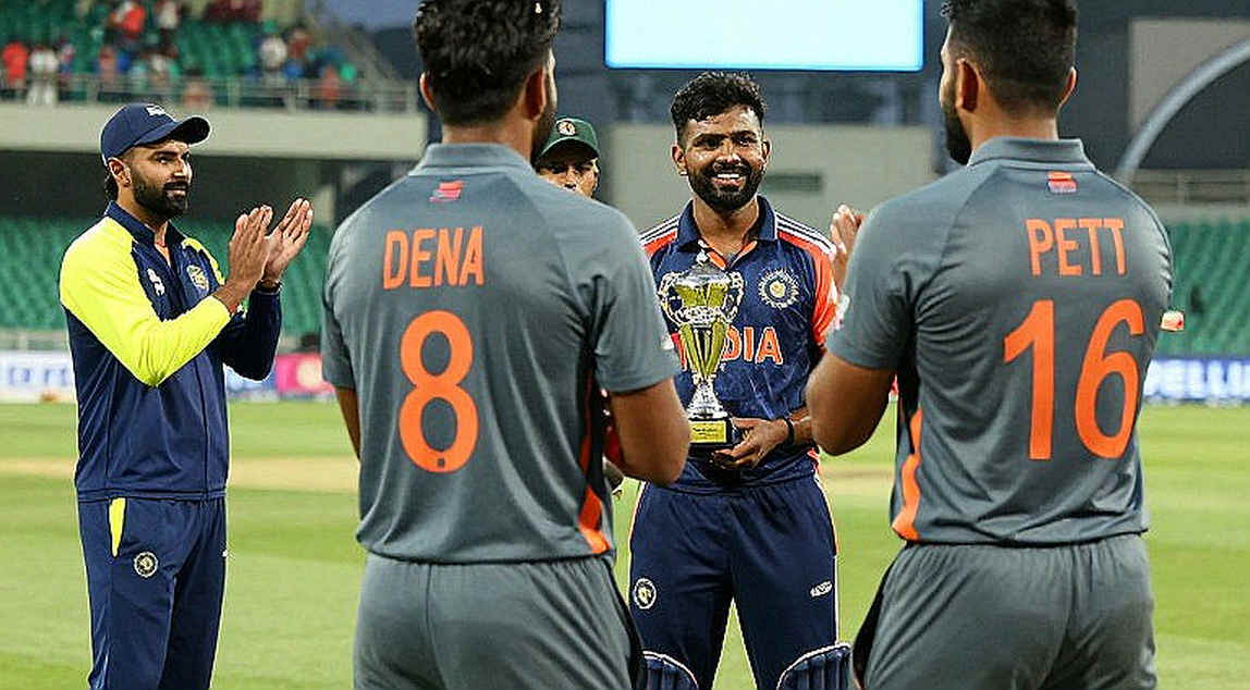 রঞ্জি ট্রফি: শার্দুলের চোট, সূর্যকুমারের ফিরে আসা—মুম্বইয়ের দল-ভারসাম্যের অসম হিসাব রঞ্জি ট্রফি: শার্দুলের চোট, সূর্যকুমারের ফিরে আসা—মুম্বইয়ের দল-ভারসাম্যের অসম হিসাব