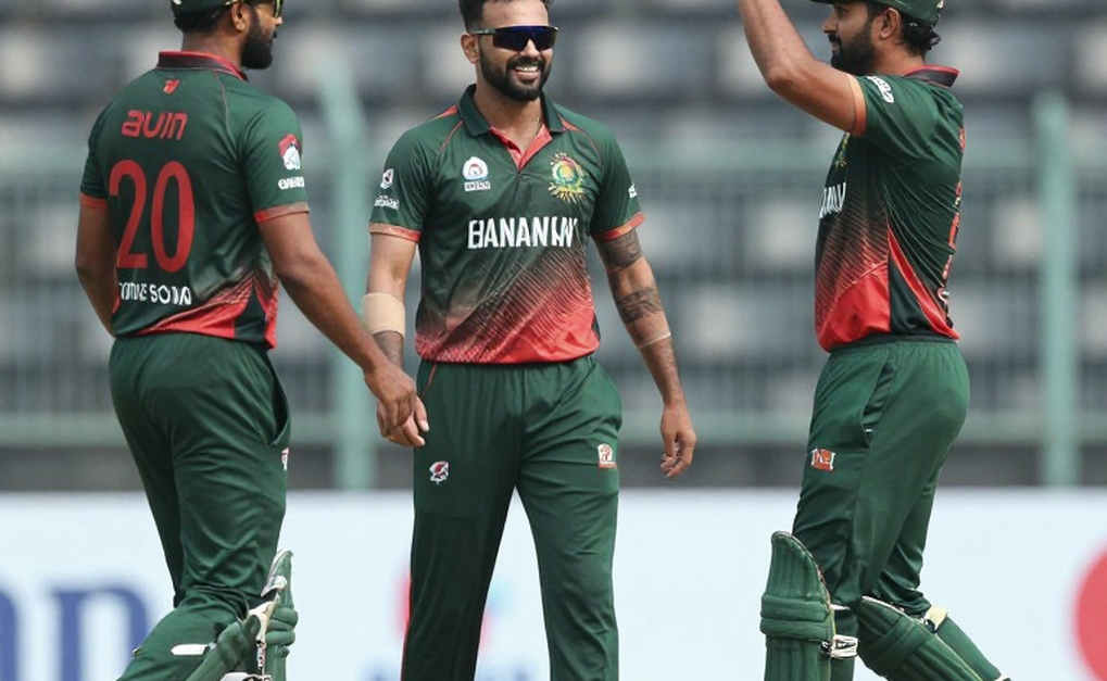 ইন্দোরের শিশির ও ডেথ ওভারের হিসাব: ভারত-ওয়েস্ট ইন্ডিজ সিরিজের আসল গল্পটি বোলিংয়ের, ব্যাটিংয়ের নয়