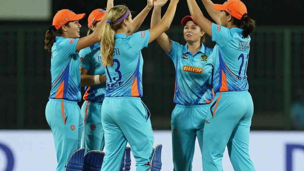 The Name Nobody Calls on Draft Night: Agents, Contracts and the Economy of Waiting in Asia's Cricket Market The Name Nobody Calls on Draft Night: Agents, Contracts and the Economy of Waiting in Asia's Cricket Market
