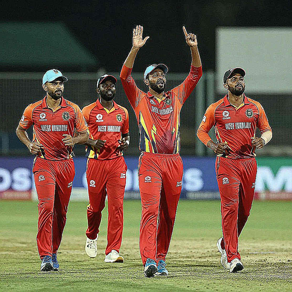 মাঝের ওভারের নীরব মুদ্রা: এশিয়ার পিচে আসল দাম বাউন্ডারি-নিয়ন্ত্রণের