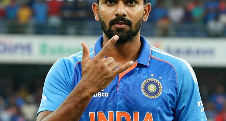 ডারবান জয়ে অস্ট্রেলিয়ার র্যাঙ্কিং উত্থান: রেনশ'র দ্বিশতক ও হ্যাজলউডের কেরিয়ার-সেরা স্পেল